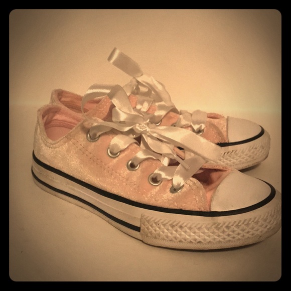 converse crushed velvet